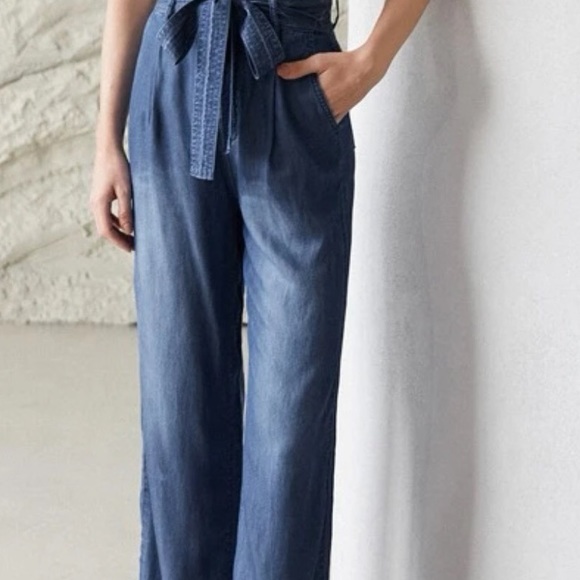 Belted Wide-Legged Jeans - Picture 2 of 10